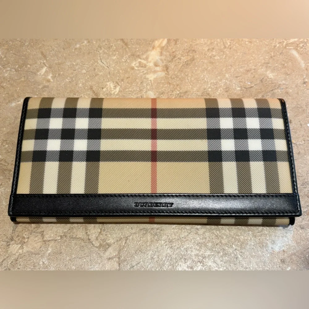 Burberry Authentic Nova Check Wallet - Picture 2 of 13